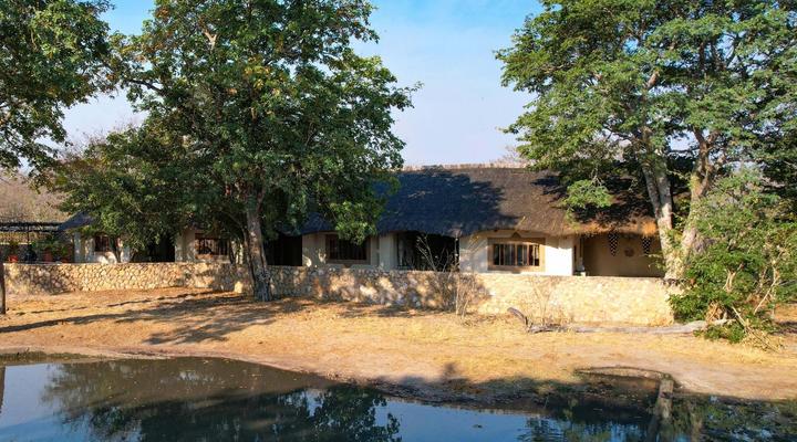 Gwango Elephant Lodge