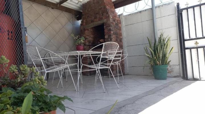 Mountainia Inn Self Catering