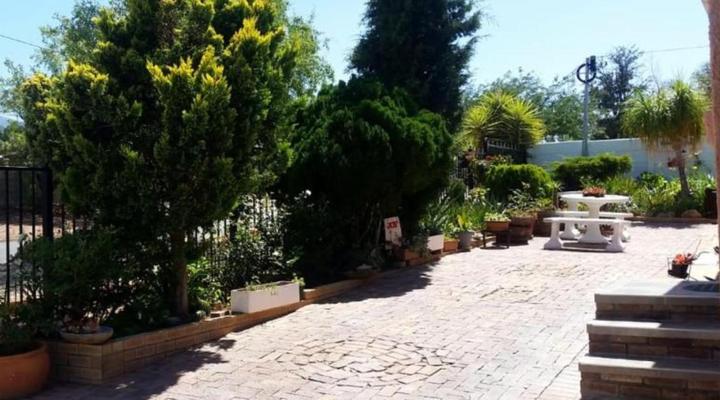 Mountainia Inn Self Catering