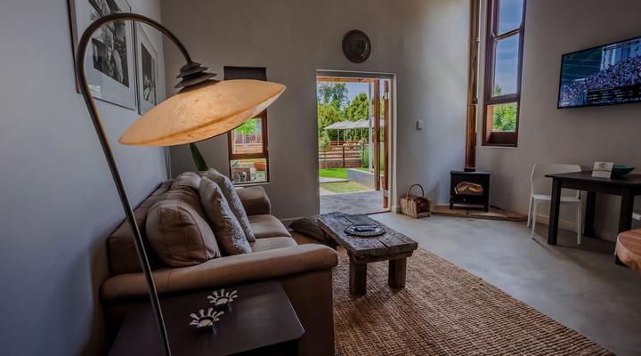 A Hilltop Country Retreat