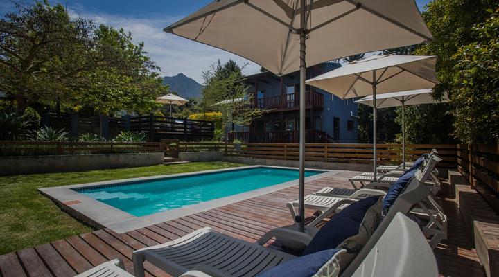 A Hilltop Country Retreat