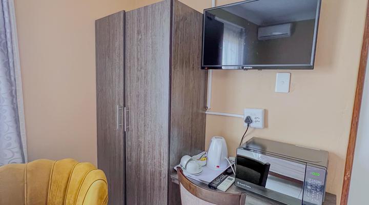 Lá Bronze Guest Lodge