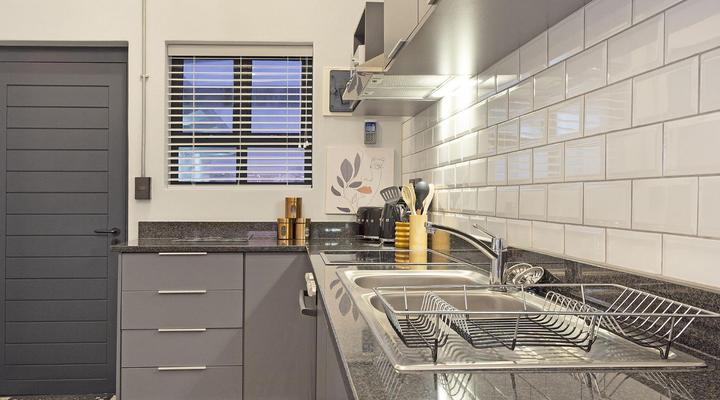 Manhattan on Coral 28