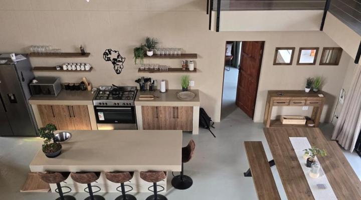 Inkolongwane Bush Lodge