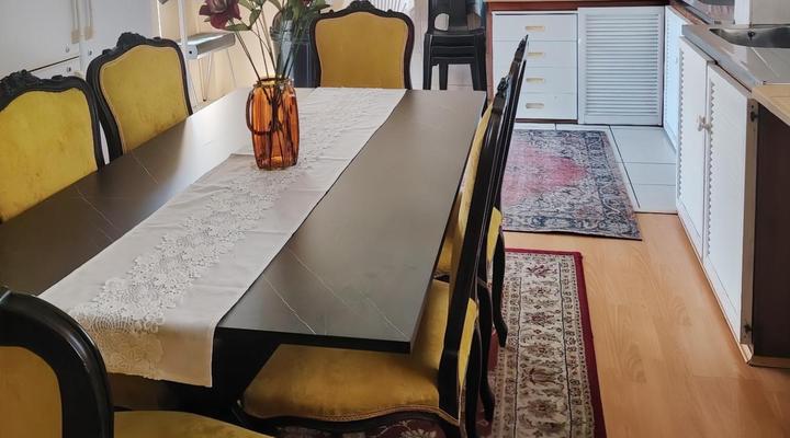 54 on 7th Newton Park