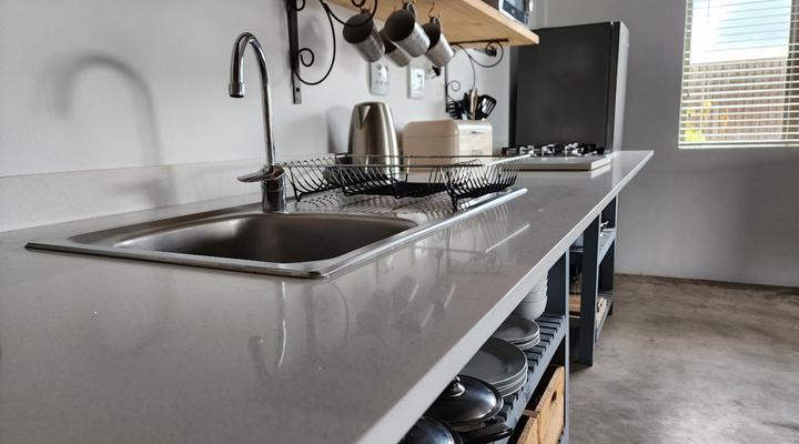 Oorgenoeg in Langebaan