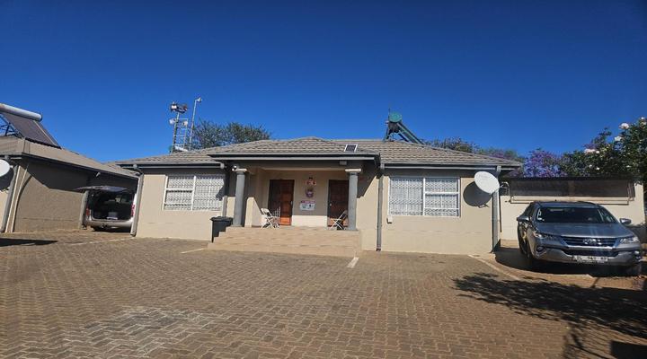 Naledi Lodge and Guesthouse