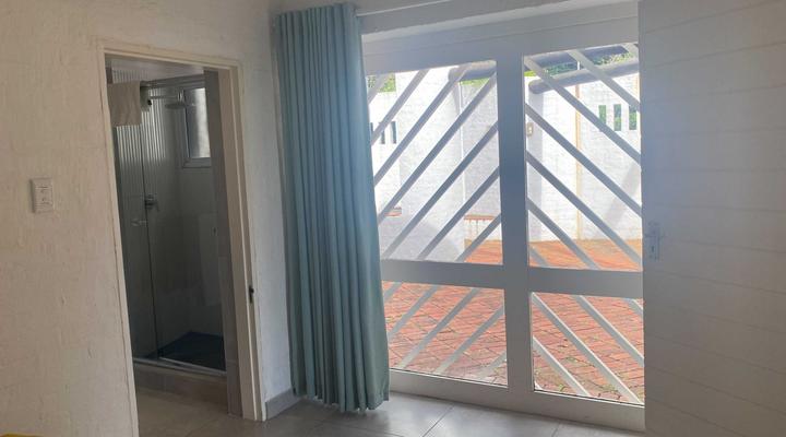 C'est La Vie Beach House