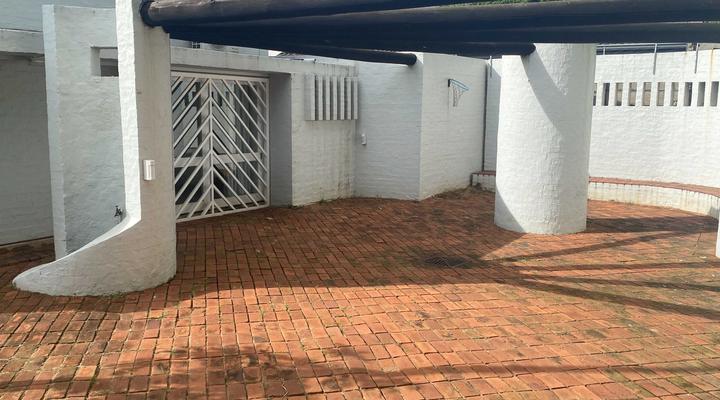 C'est La Vie Beach House