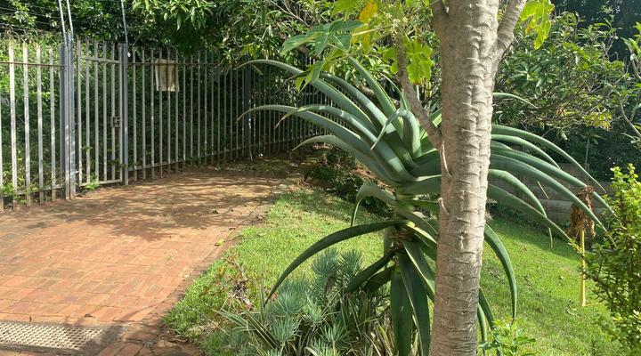 C'est La Vie Beach House