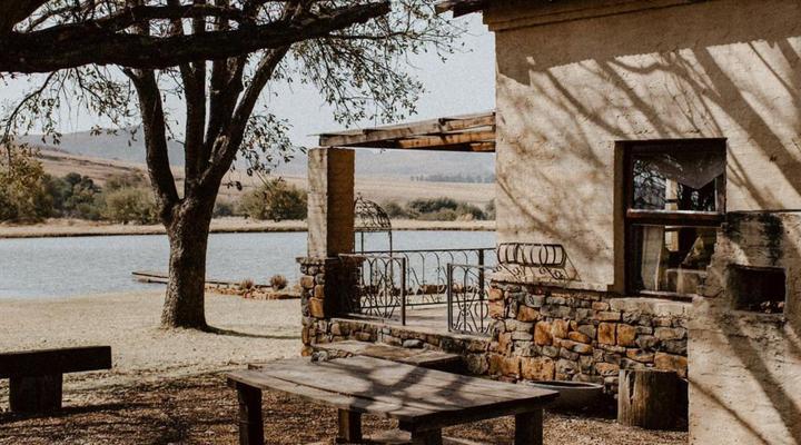 African Leaves Trout Lodge