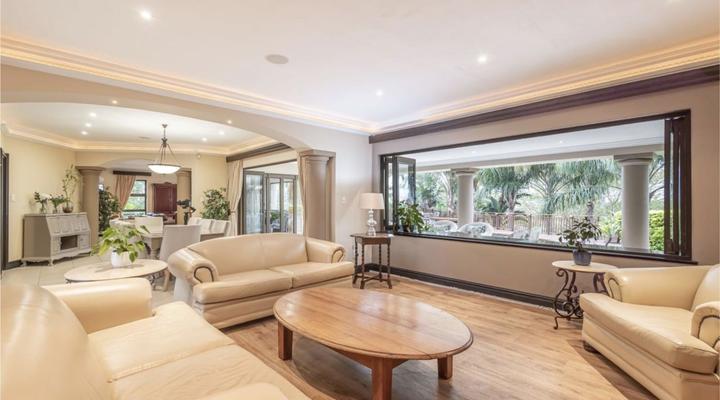 Escape to Byrne Court - La Lucia