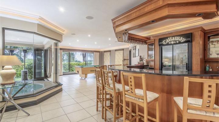 Escape to Byrne Court - La Lucia