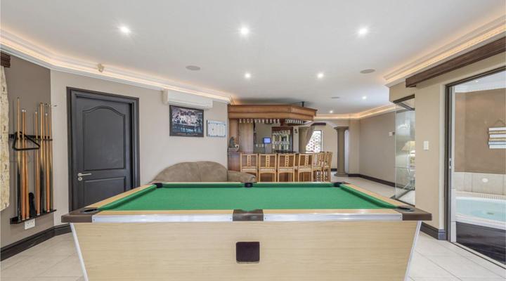 Escape to Byrne Court - La Lucia