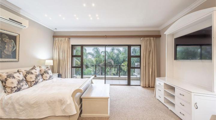 Escape to Byrne Court - La Lucia