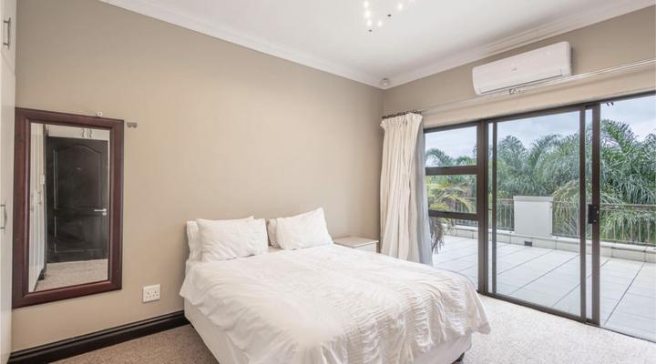 Escape to Byrne Court - La Lucia