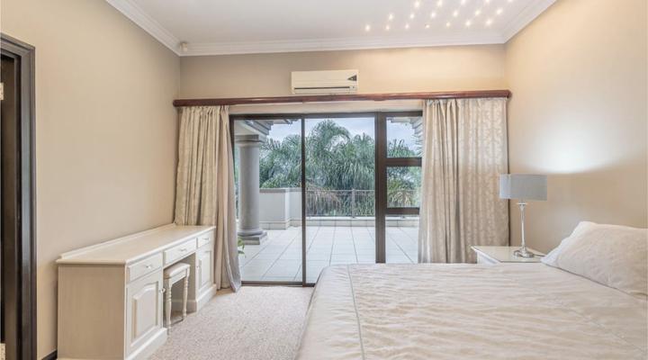 Escape to Byrne Court - La Lucia