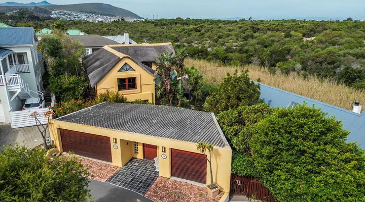 The Riverside Lodge 9