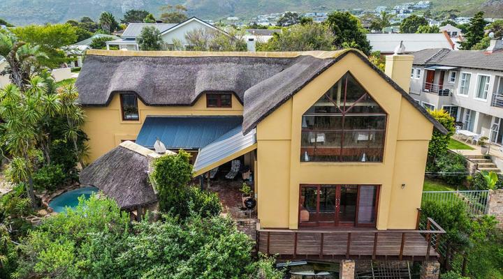 The Riverside Lodge 9