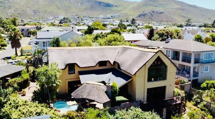 The Riverside Lodge 9