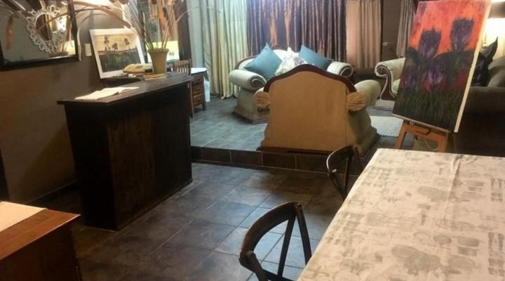 Royal Pelican Bed & Breakfast