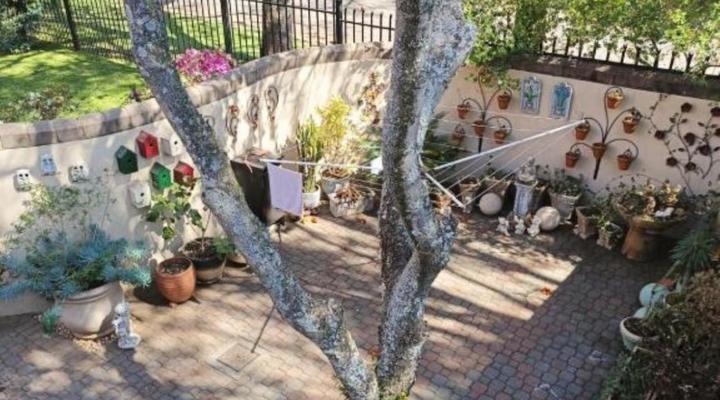 King Bolt Retreat Guest House