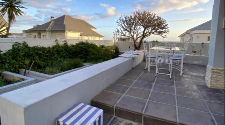 Beach House on 5th Hermanus