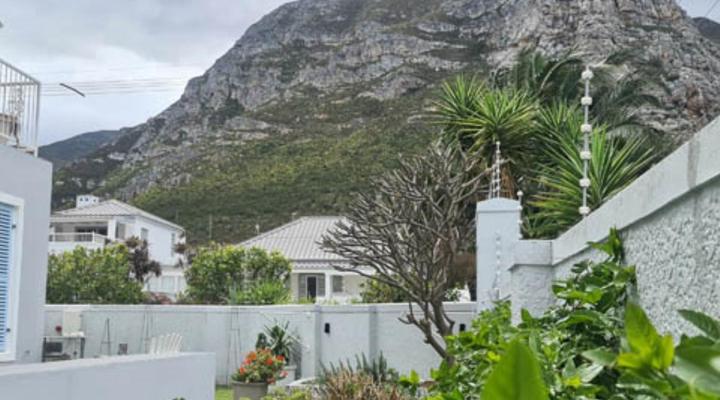 Beach House on 5th Hermanus