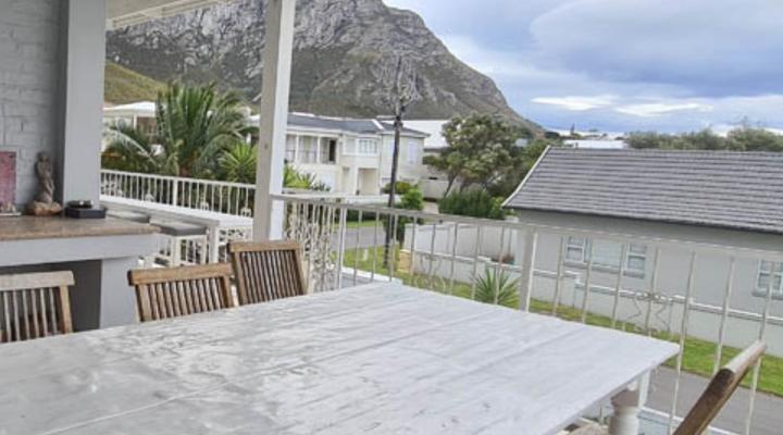 Beach House on 5th Hermanus
