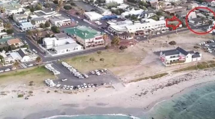 Sun Kiss Beach Cottage