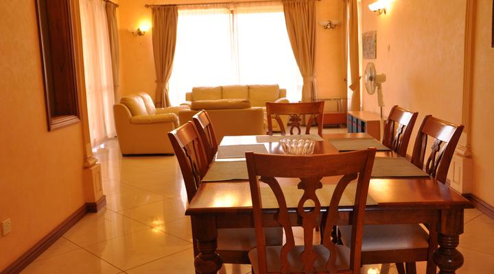 Shangri-La Nyonyi Apartments