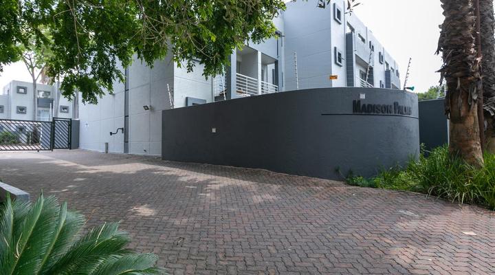 RAD STAYS - 60 Westpoint 89 Grayston