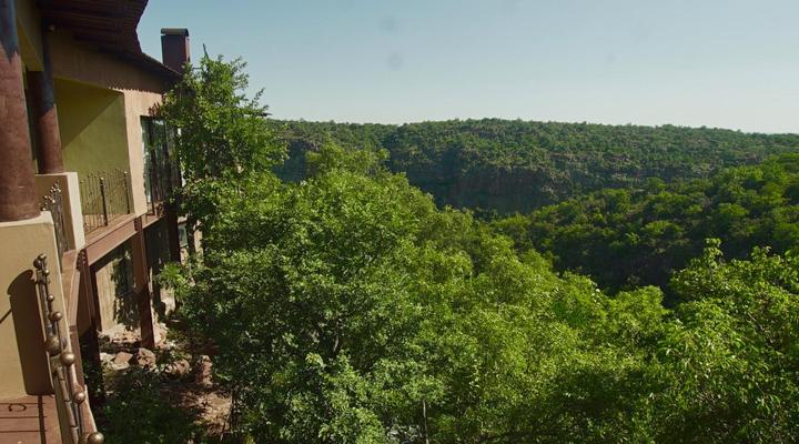 Leopards Rock Bush Boutique