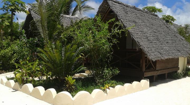 ZanZest Beach Bungalows