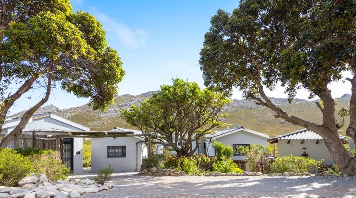 Rock Jumper Country House