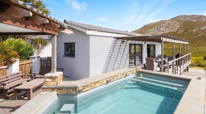 Rock Jumper Country House