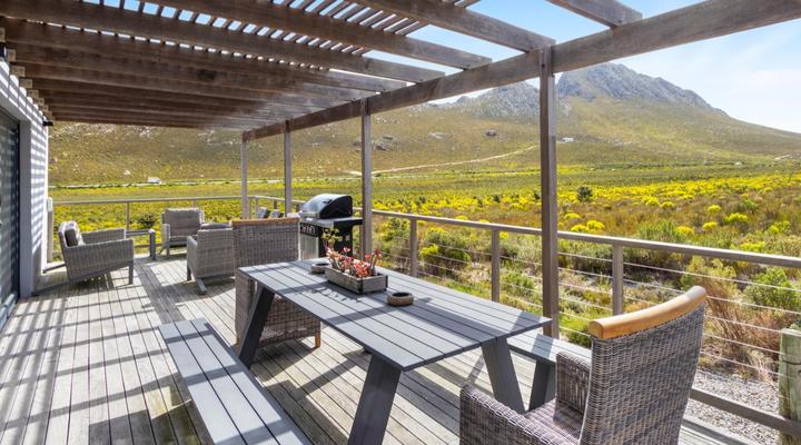 Rock Jumper Country House