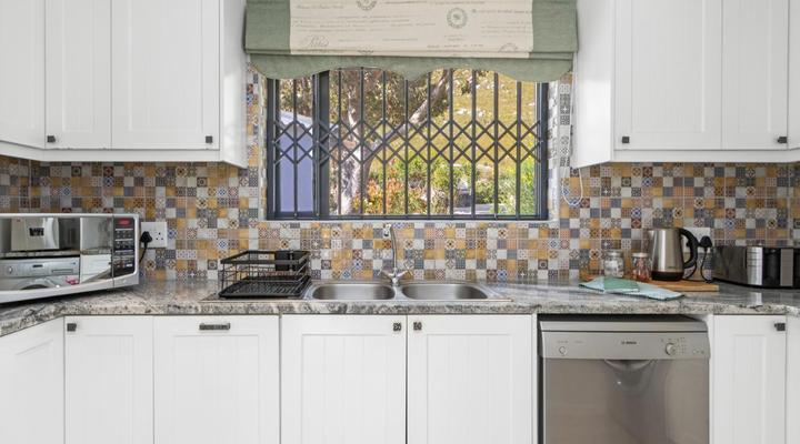 Rock Jumper Country House