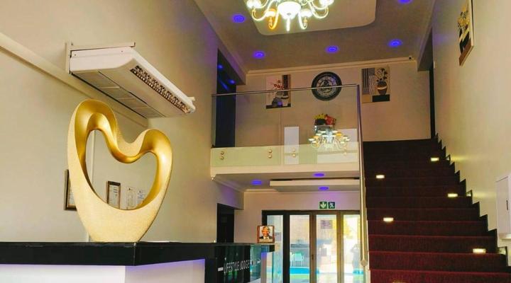 LifeStyle Lodge Hotel