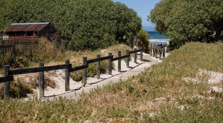 St Tropez Beachfront 108 @ Strand