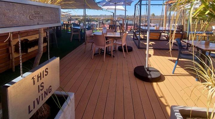 Acorn Lodge & Skydeck Sunset Café