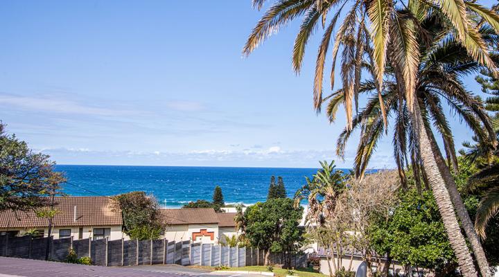 Banana Beach Club D13