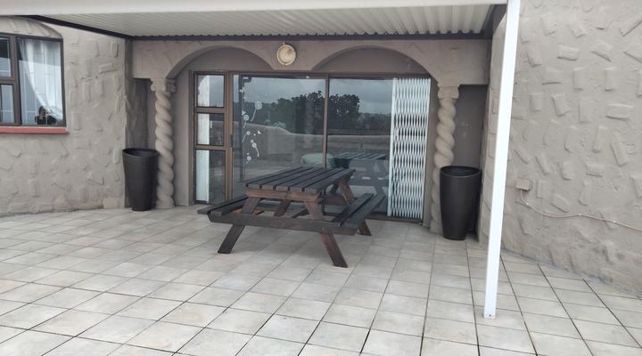 5 Equaleni Holiday House