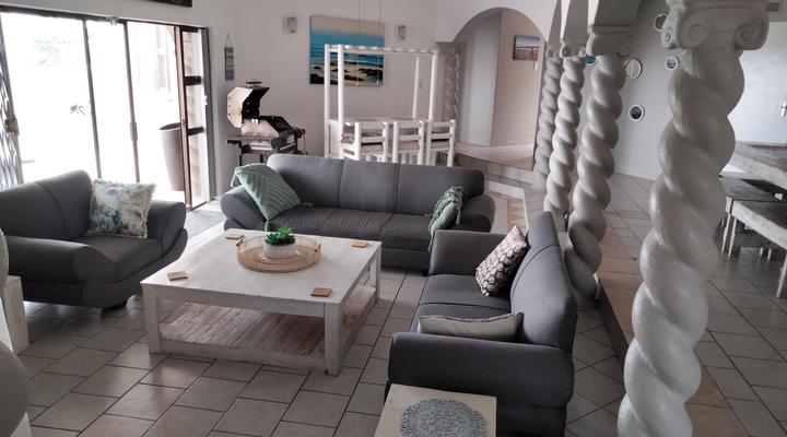 5 Equaleni Holiday House