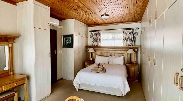 Sedgefield Lagoon Hideout