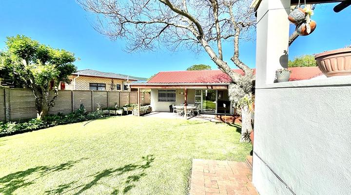 Sedgefield Lagoon Hideout