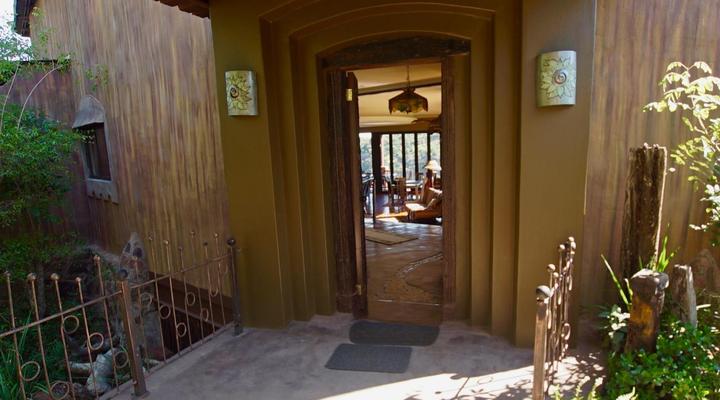 Leopards Rock Bush Boutique