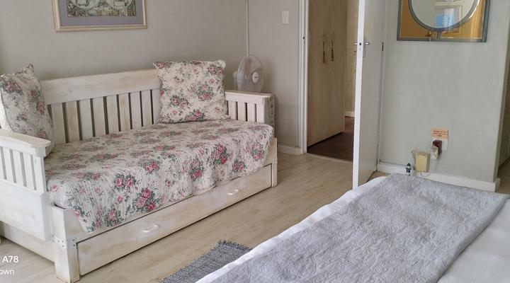 Rocky Beach Holiday Lets