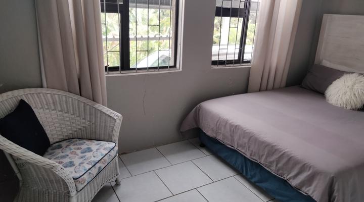 5 Equaleni Holiday House