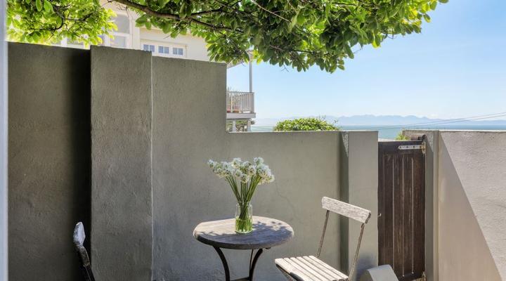 Contemporary Cottage